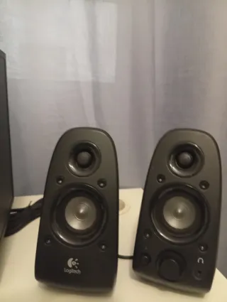 Altoparlanti Logitech 5.1 neri