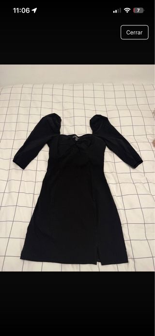 Vestido negro escote corazón Primark