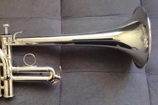 Trompeta Yamaha Custom Mib-Mi 9635