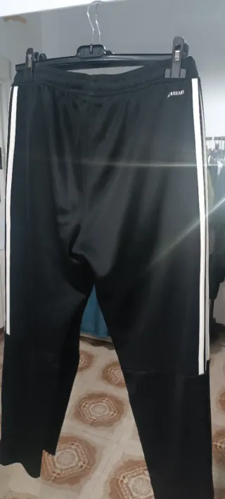 Pantalón chándal Adidas negro