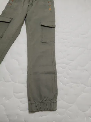 Pantalón cargo verde caqui