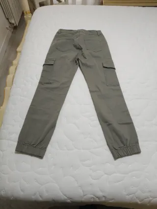 Pantalón cargo verde caqui