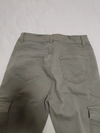 Pantalón cargo verde caqui