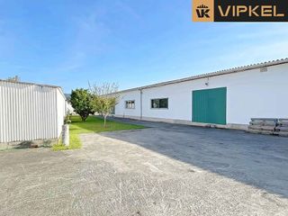 Nave industrial en venta en Poio