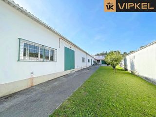 Nave industrial en venta en Poio