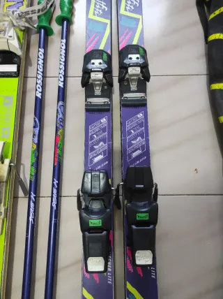 4 pares de esquis. atomic, 2 fishcher y rossignol