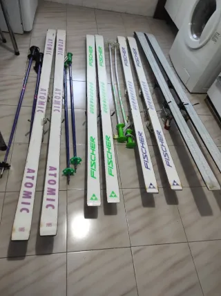 4 pares de esquis. atomic, 2 fishcher y rossignol
