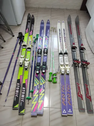 4 pares de esquis. atomic, 2 fishcher y rossignol