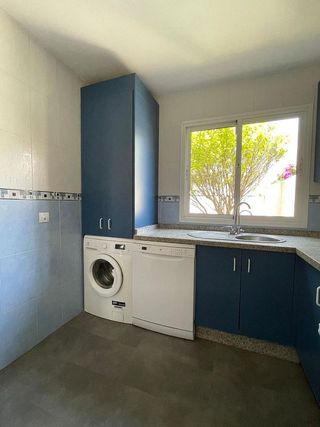 Casa adosada en alquiler en Zona el Higuerón en Benalmádena