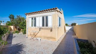 Chalet en venta en La Siesta - El Salado - Torreta en Torrevieja