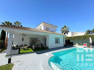 Chalet en venta en Montepilar en Eliana (l´)