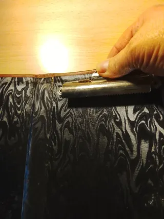 Carpeta de piel marrón