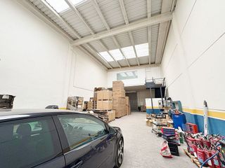 Nave industrial en alquiler en Valdepelayo - Montepinos - Arroyo Culebro en Leganés