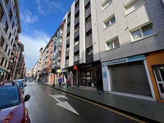 Local comercial en alquiler en Centro en Gijón