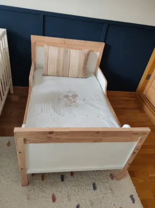 Cama infantil de madera