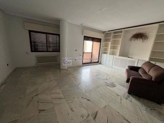 Piso en alquiler en Centro en Cáceres