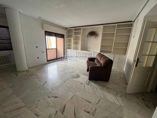 Piso en alquiler en Centro en Cáceres