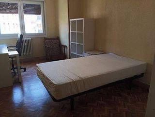 Piso en alquiler en Azpilagaña en Pamplona