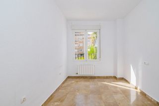 Piso en alquiler en Avda. Federico Garcia Lorca - Nueva Estación Autobuses en Granada