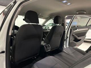 Volkswagen Passat Business 2.0TDi 122cv DSG7 2021