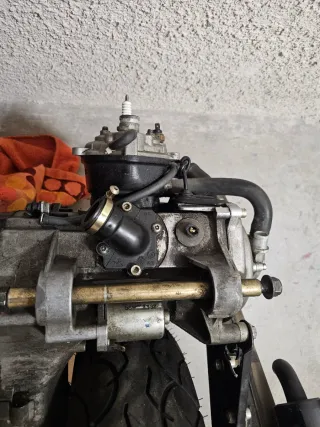 Bloque motor Yamaha Aerox 1999 70cc Malossi + Rued