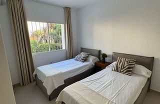 Chalet en alquiler en Elviria en Marbella