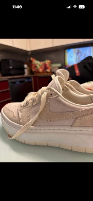 Nike Air Jordan 1 Low Beige