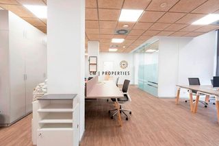 Oficina en alquiler en El Pla del Remei en Valencia