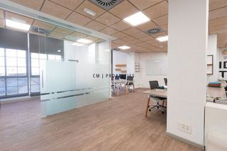 Oficina en alquiler en El Pla del Remei en Valencia