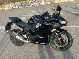 Moto Kawasaki Ninja 400 | Menos de 7000 km