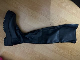 Botas altas negras Stradivarius talla 39