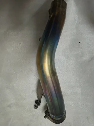 Supresor de Escape Akrapovic + protector carbono