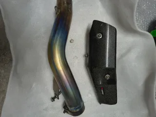 Supresor de Escape Akrapovic + protector carbono