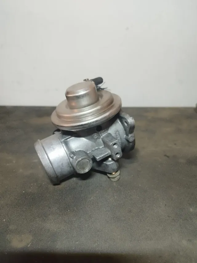 RECAMBIOS AUDI A3 8L: EGR, SOPORTE Y PILOTO