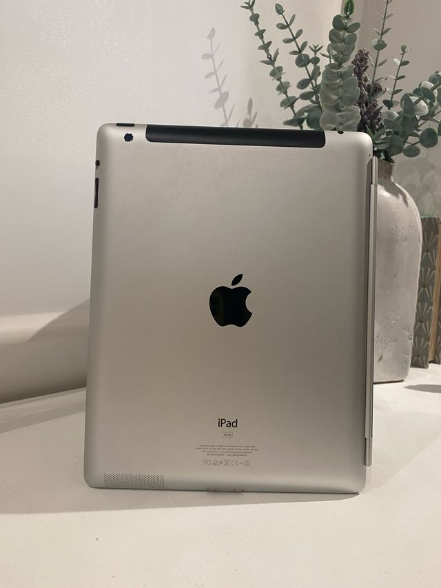 Apple iPad 16GB Plata