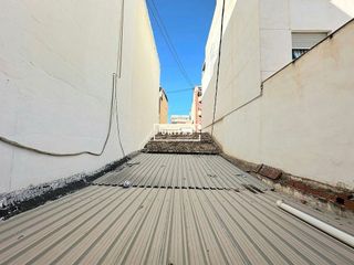 Edificio en venta en Carolinas Altas en Alicante