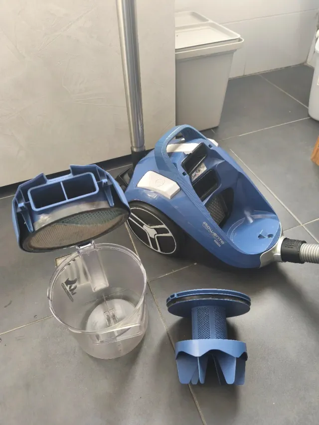 Aspirador Rowenta Compact Power XXL RO4B31