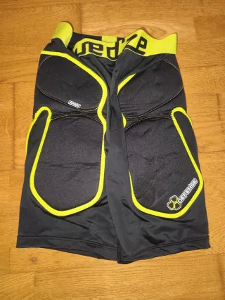 Culera Nieve Protección Negra y Amarilla. Talla M