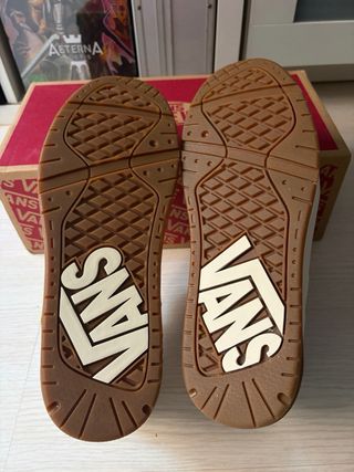 Zapatillas Vans Upland Beige/Blanco