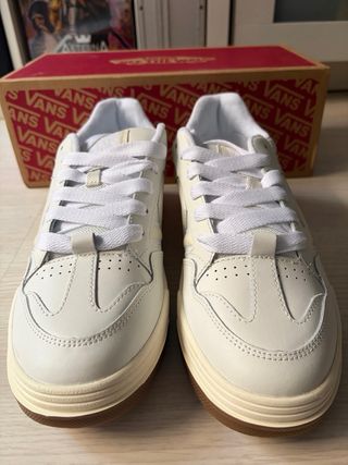 Zapatillas Vans Upland Beige/Blanco