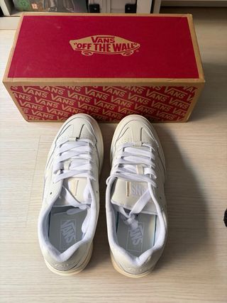 Zapatillas Vans Upland Beige/Blanco