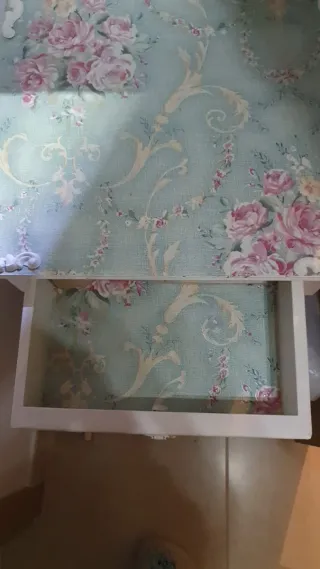 Conjunto Mesa, Espejo, Estantería y marco.