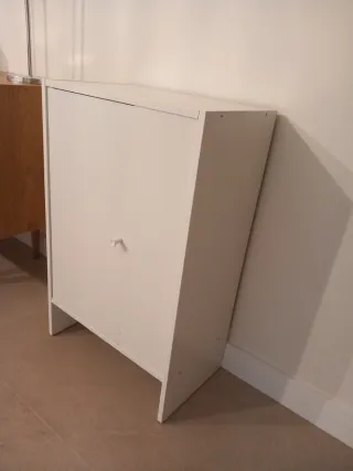 Mueble armario blanco con estante