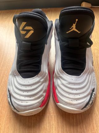 Tenis Jordan Niño Talla 40