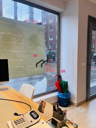 Local comercial en alquiler en Centro - Desierto - Arrontegi en Barakaldo