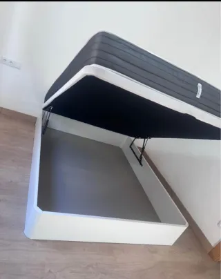 Canapés,colchones,somieres,base, cabezales,mesitas