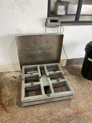 Báscula industrial metálica