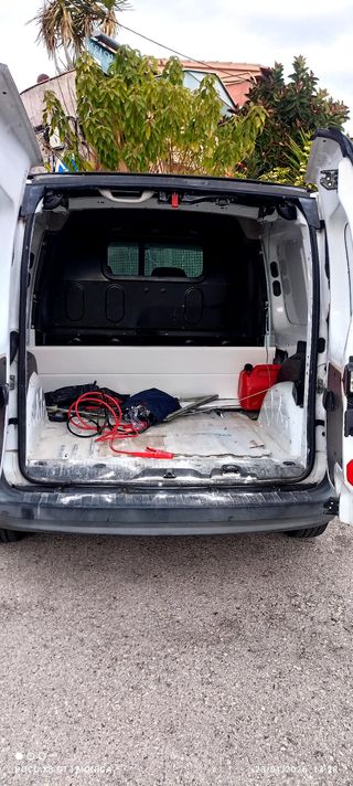 ¡OPORTUNIDAD! Renault Kangoo Compact – 3 PLAZAS –