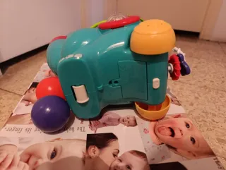 Juguete elefante con aros y pelotas