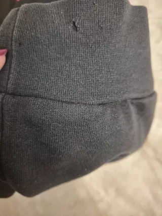 Pantalón deportivo Adidas negro con franjas rojas